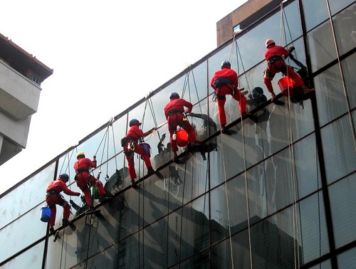 Aukštalipiai iškels jūsų reklamą bet kokiame aukštyje