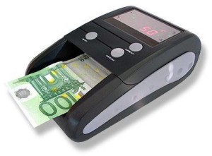 pinigu detektorius Moniro DEC