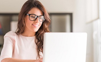 Merginos ieško vaikinų: kas domina labiausiai?